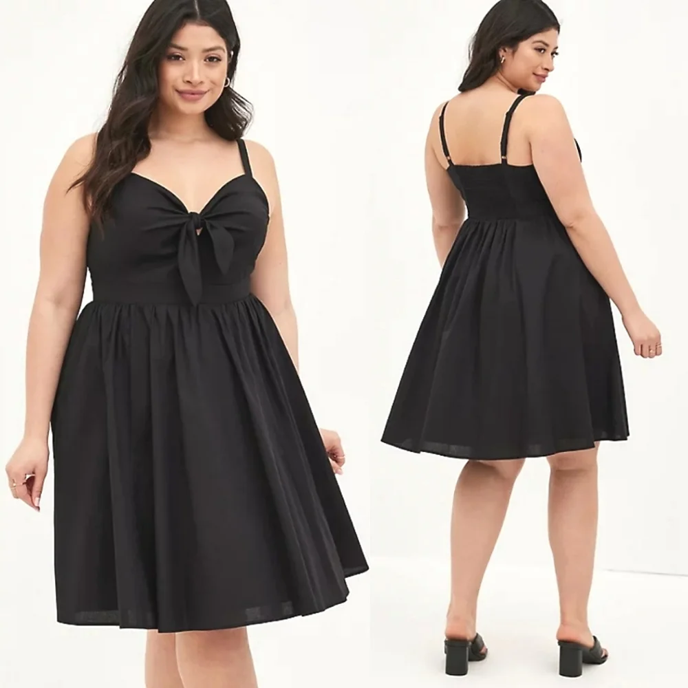 NWT Torrid Tie-Front Skater Dress